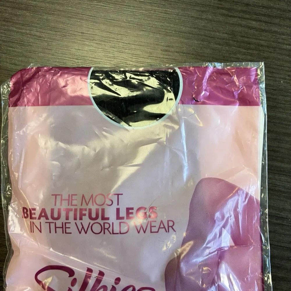 VTG Silkies The Most Beautiful Legs Classic Ribbed Trouser Socks Black NEW